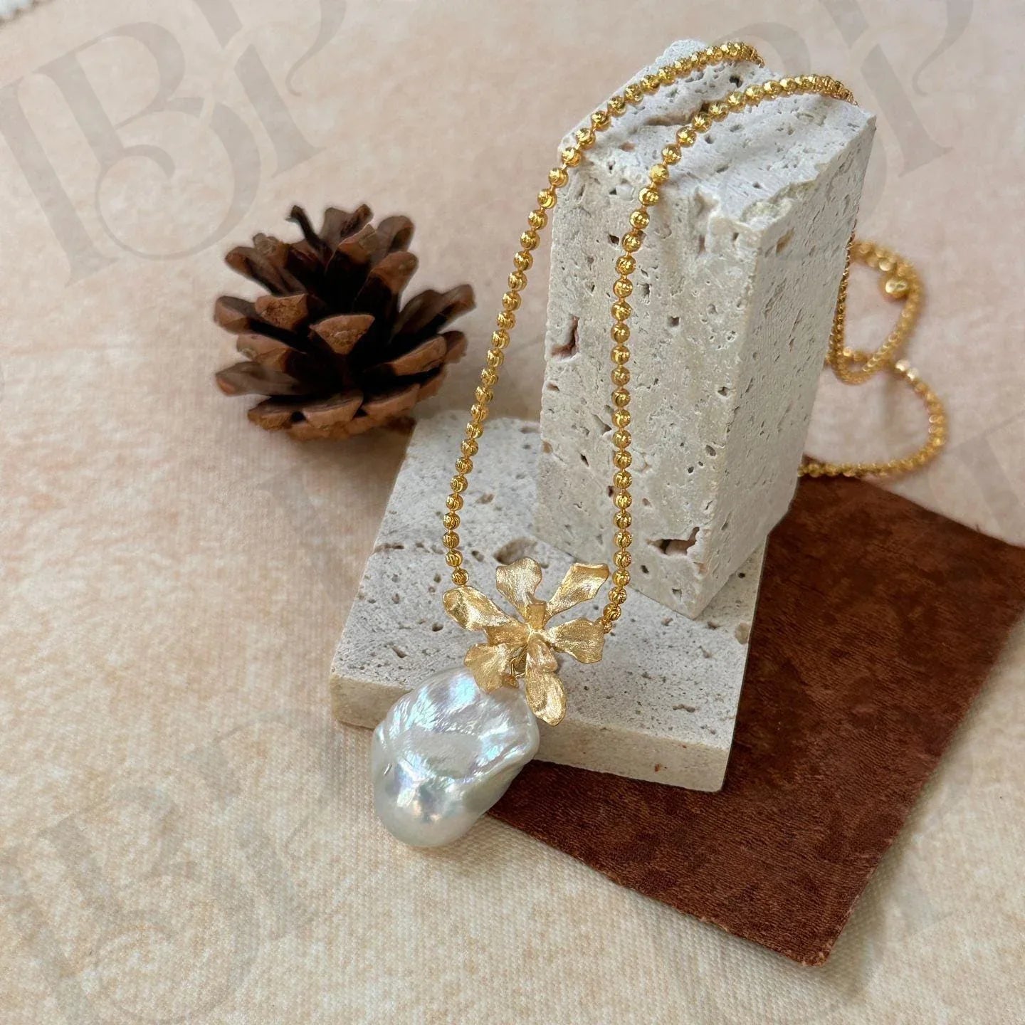 Baroque Pearl Flower Necklace - 18k Gold Vermeil Pendant - Irregular Beauty Pearl