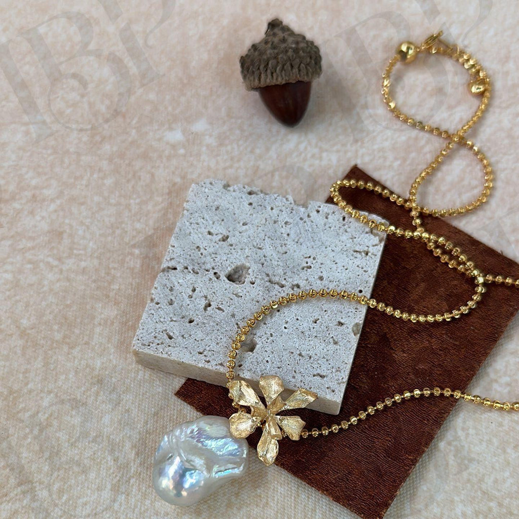 Baroque Pearl Flower Necklace - 18k Gold Vermeil Pendant - Irregular Beauty Pearl