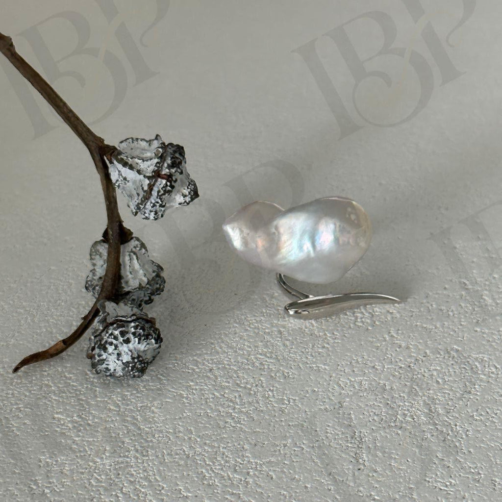 Edgy Baroque Pearl Ring - Sculptural Sterling Silver Statement Jewelry - Irregular Beauty Pearl