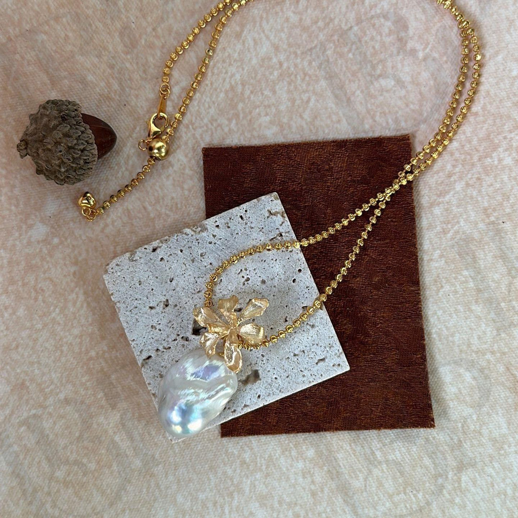Baroque Pearl Flower Necklace - 18k Gold Vermeil Pendant - Irregular Beauty Pearl