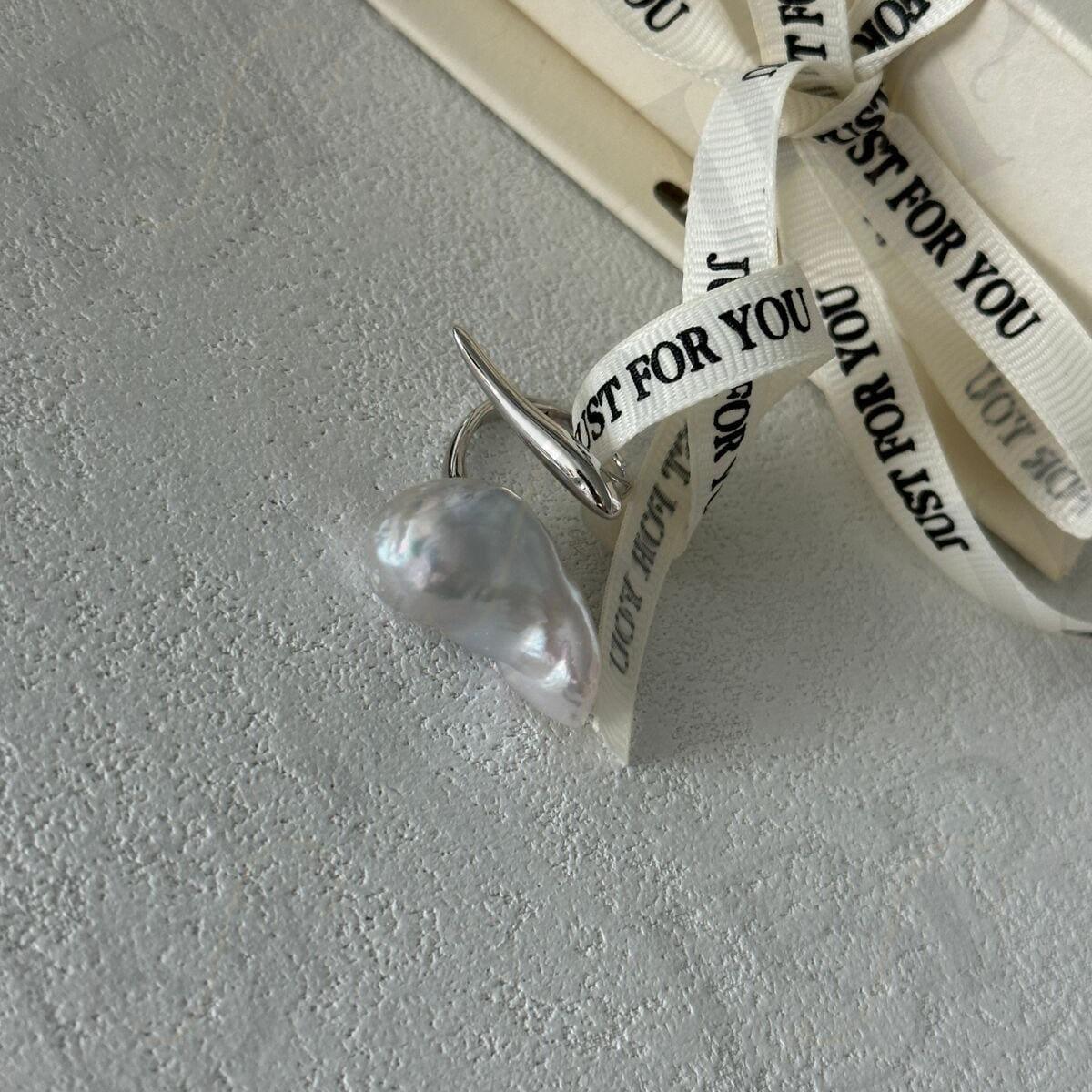 Edgy Baroque Pearl Ring - Sculptural Sterling Silver Statement Jewelry - Irregular Beauty Pearl