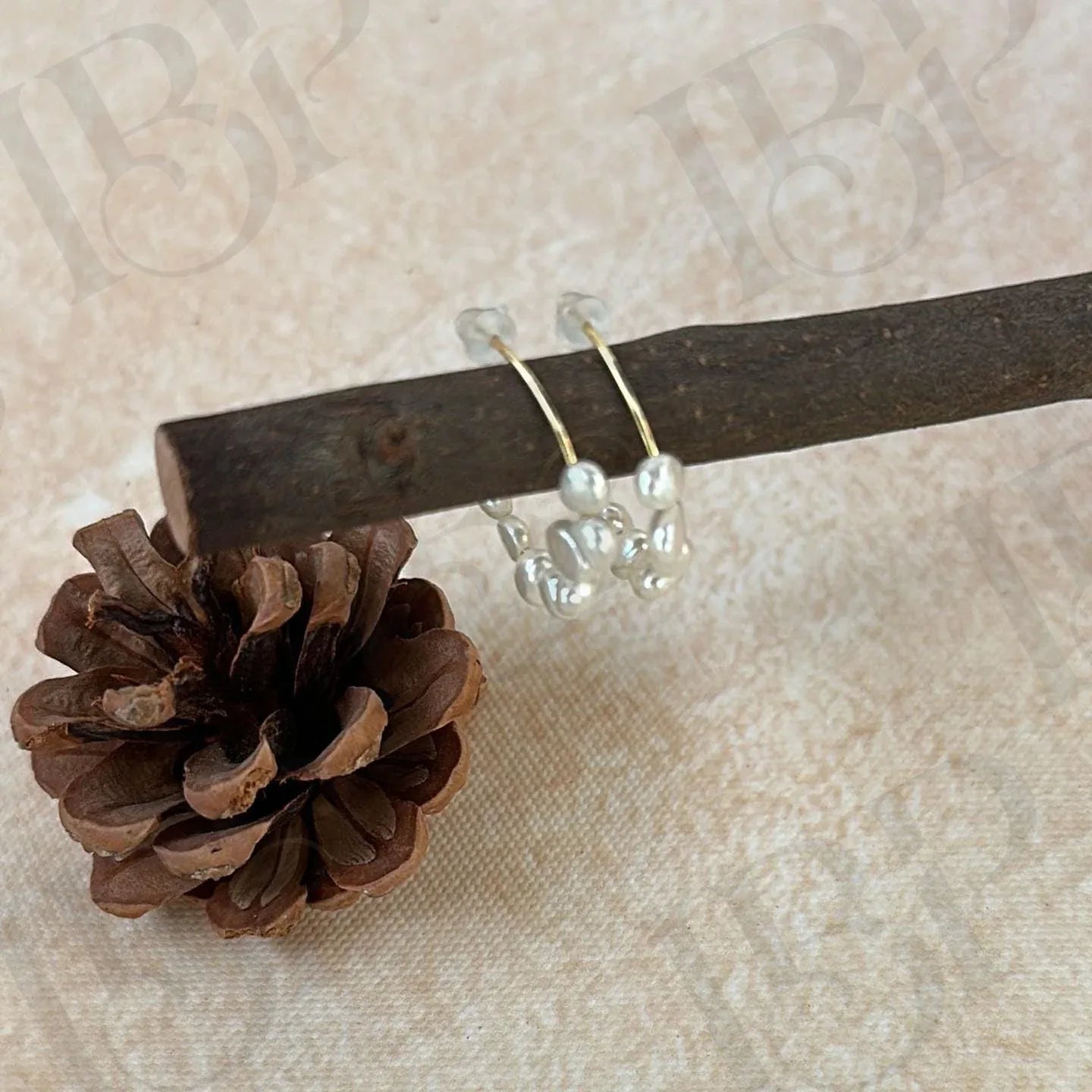 Interlocking Circle Earrings - Irregular Beauty Pearl