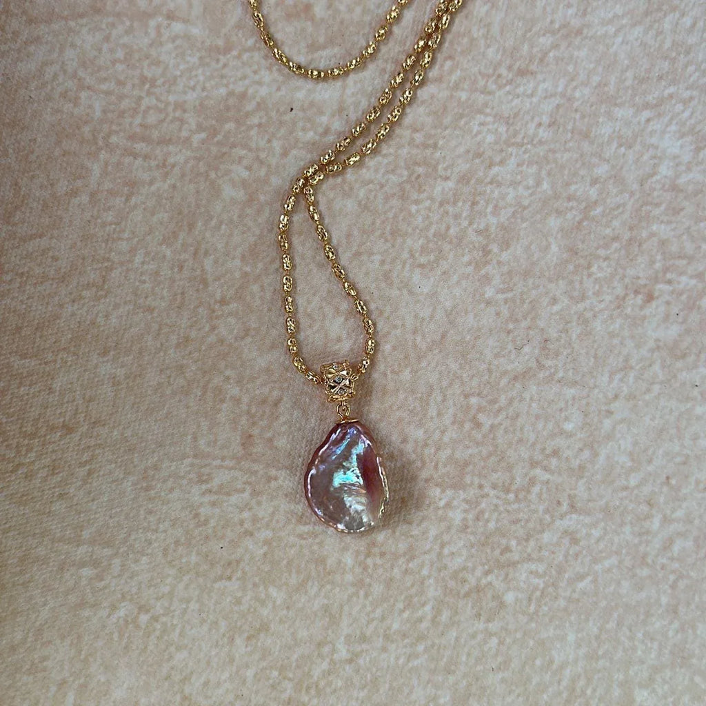 Iridescent Petal Pearl Necklace - Irregular Beauty Pearl