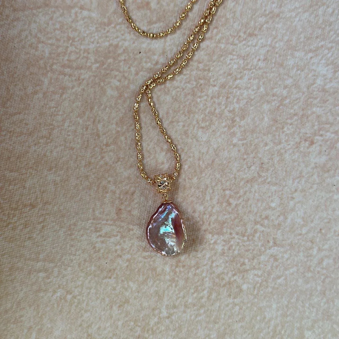 Iridescent Petal Pearl Necklace - Irregular Beauty Pearl