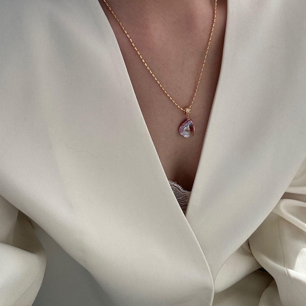Iridescent Petal Pearl Necklace - Irregular Beauty Pearl